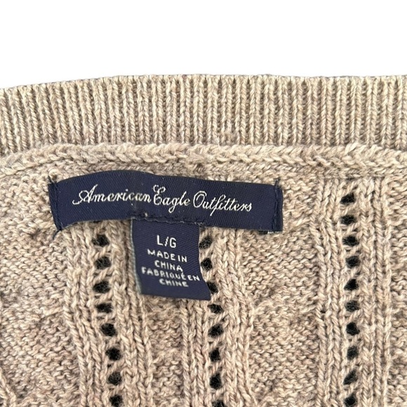 American Eagle Cable Knit Sweater • Used • Size: Large - Picture 5 of 6